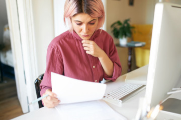Минстрой опроверг новость о замене бумажных квитанций за ЖКУ на электронные